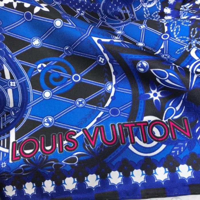 Louis Vuitton Scarf LVS00139